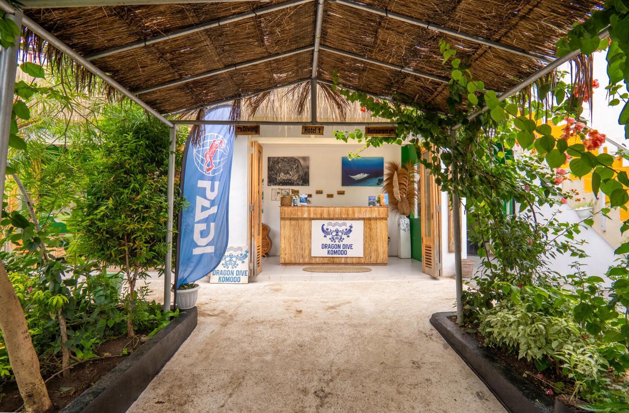Dragon Dive Komodo Dive Resort Labuan Bajo Buitenkant foto